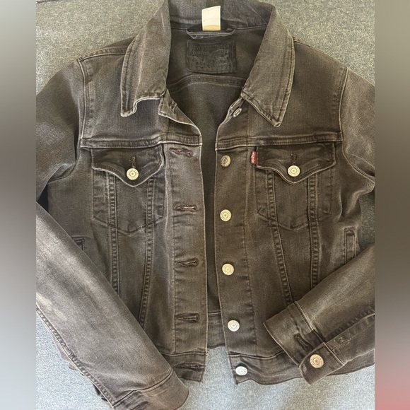 Levi's Jackets & Blazers - Women’s Classic Black-Wash denim Jacket
